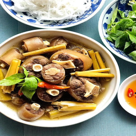ĐUÔI BÒ, DỰNG BÒ UM